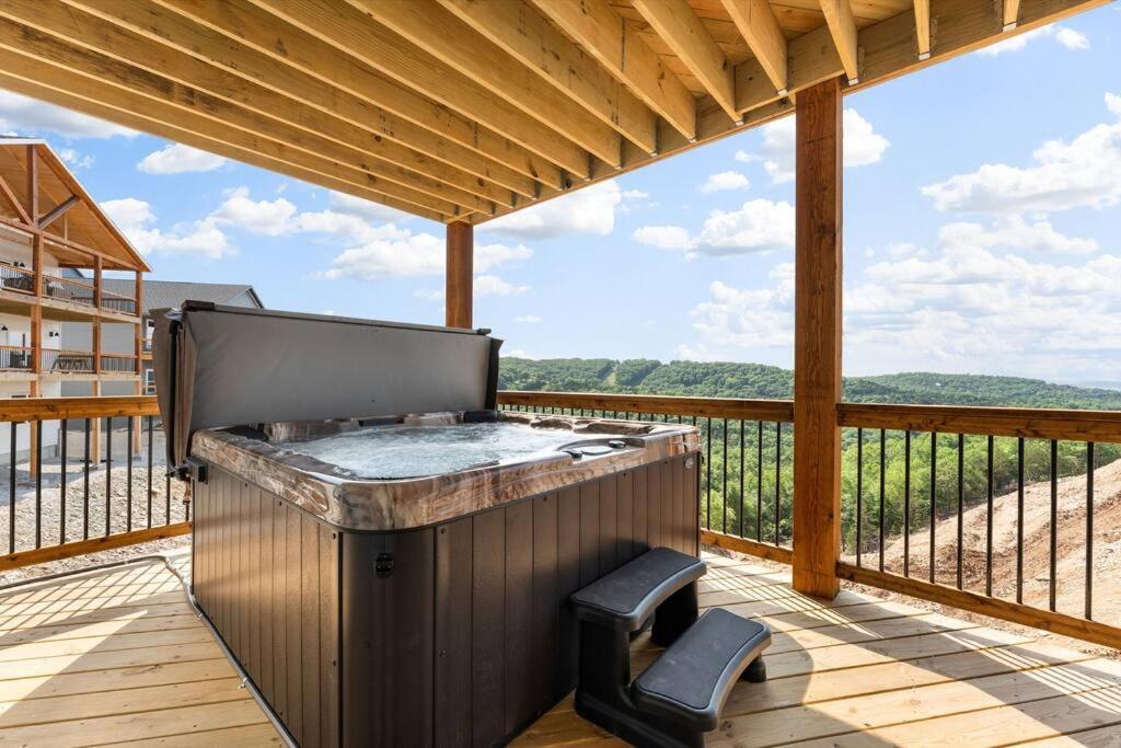 The Lake Fish-Amazing Views-Sleeps 24-Indoor-Outdoor Pools Branson Buitenkant foto