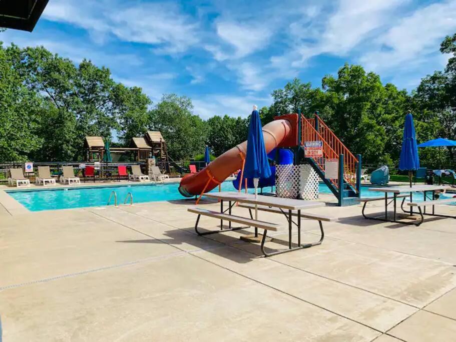 The Lake Fish-Amazing Views-Sleeps 24-Indoor-Outdoor Pools Branson Buitenkant foto