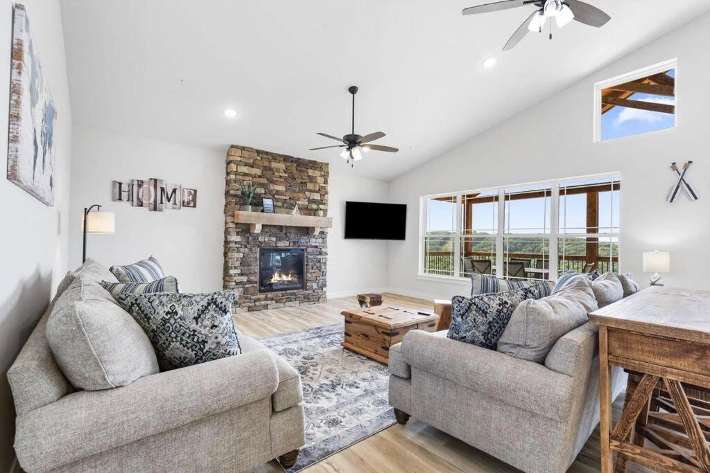The Lake Fish-Amazing Views-Sleeps 24-Indoor-Outdoor Pools Branson Buitenkant foto